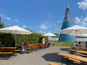dieses Foto zeigt die Terrasse des GUSTAV in der Bundeskunsthalle