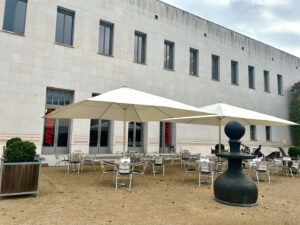dieses Foto zeigt die Außenterrasse des Restaurant GUSTAV in Bonn